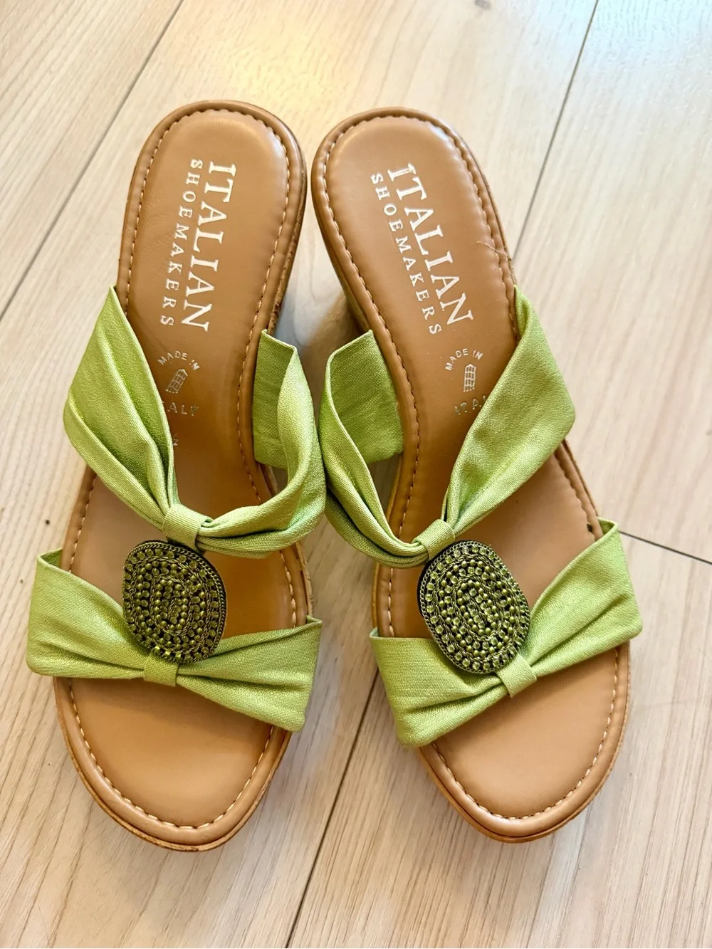 Green Italian shoemakers sandals - Picture 1 of 3